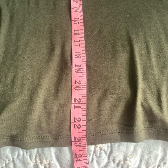 NWT Halogen Size Medium Crew Neck Tank Color Grey Beluga Very Soft Stretch Loose - Picture 7 of 8